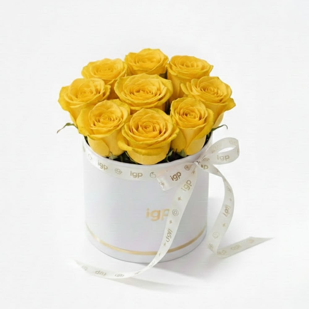 9 Yellow Roses Flower Box: Order Flowers Online | Interflora India