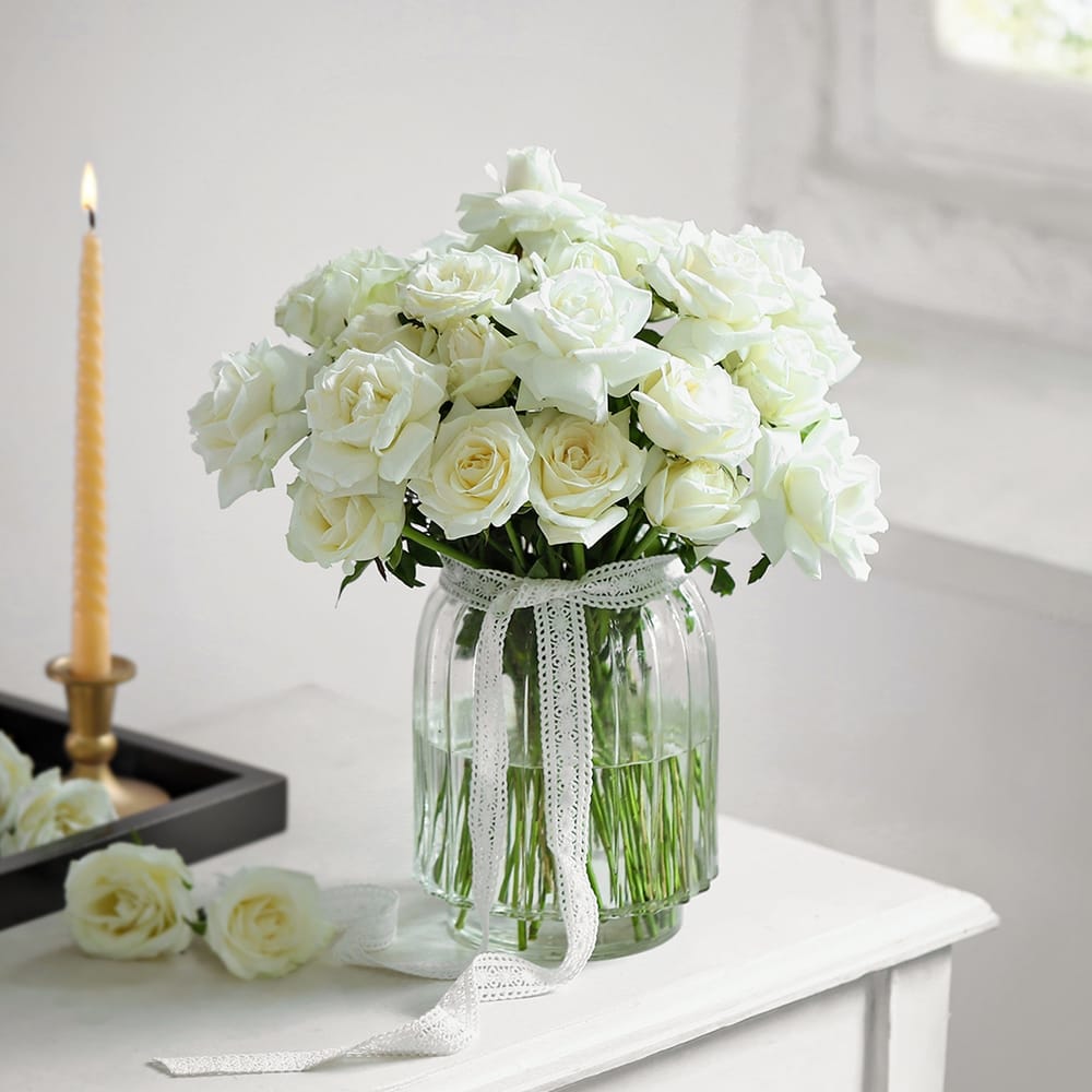 Chapel of Roses: Order Anniversary Flowers Online | Interflora