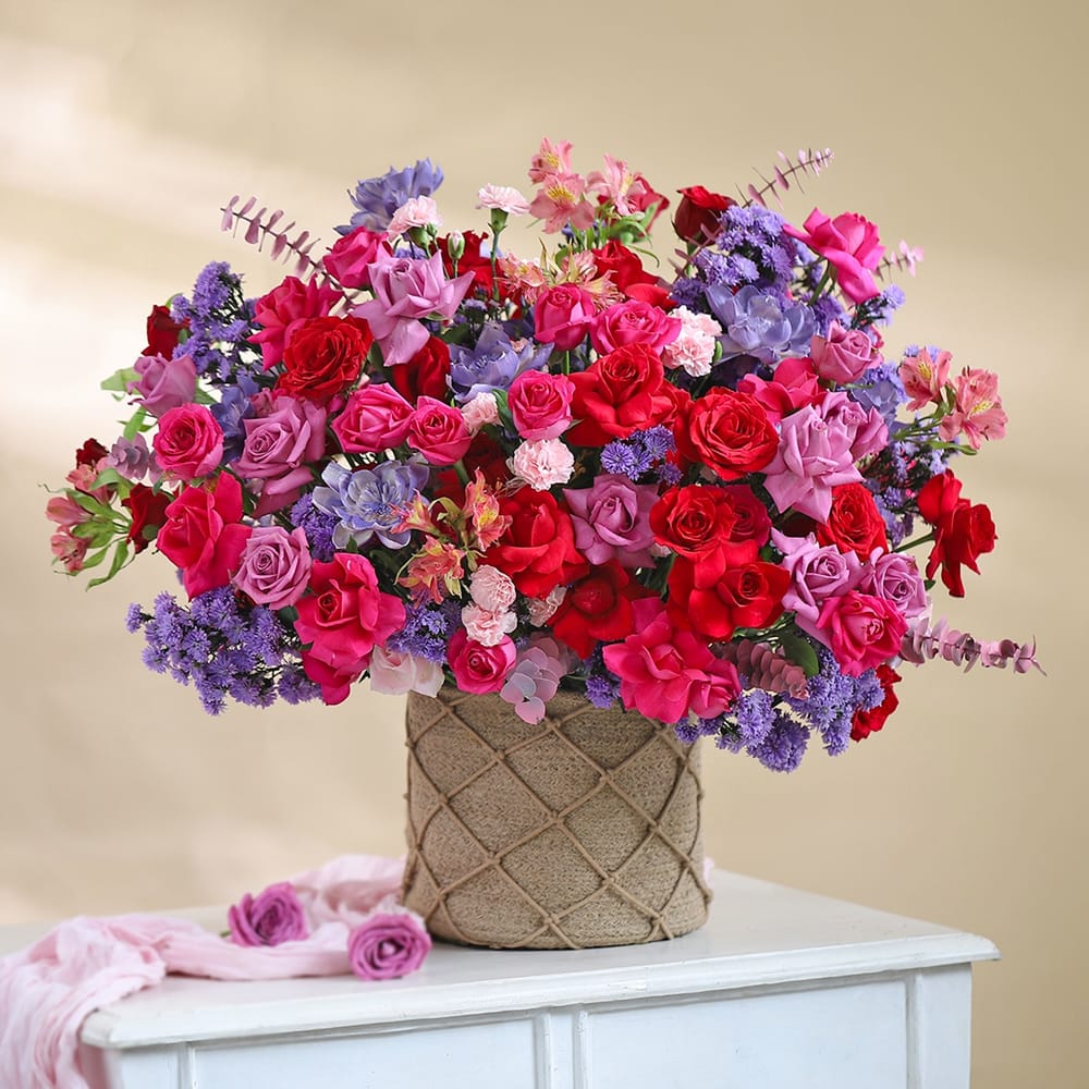 Crimson Crush: Order Anniversary Flowers Online | Interflora India