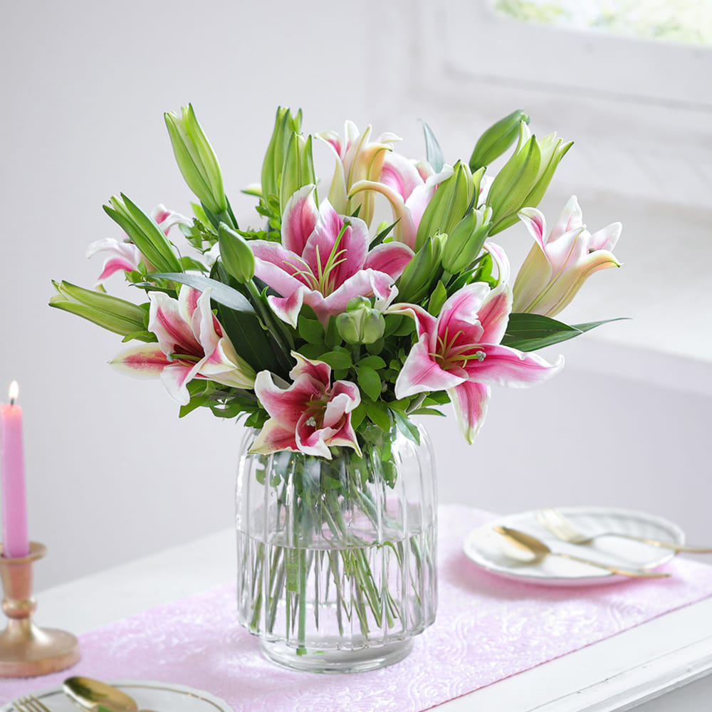 リリー❗️ Pink Lily Love: Order Birthday Flowers Online | Interflora India