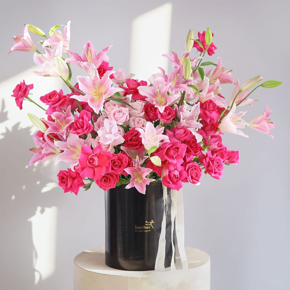 Rosette Charm: Order Birthday Flowers Online | Interflora India