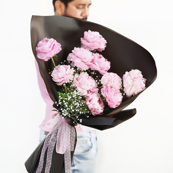 12 Dreamy Peony Bouquet