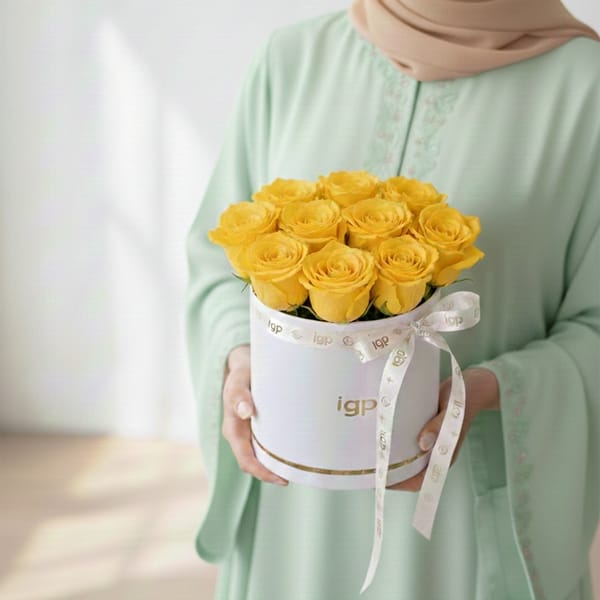 9 Yellow Roses Flower Box