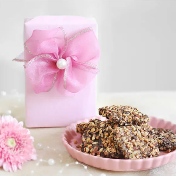 Box of Almond Brittle Chocolate: Order Flowers Online | Interflora