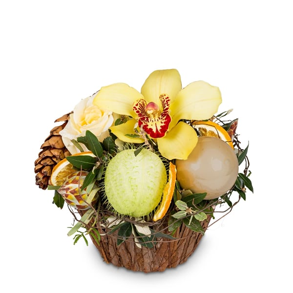 Flower arrangement 'Festive Winter Magic'