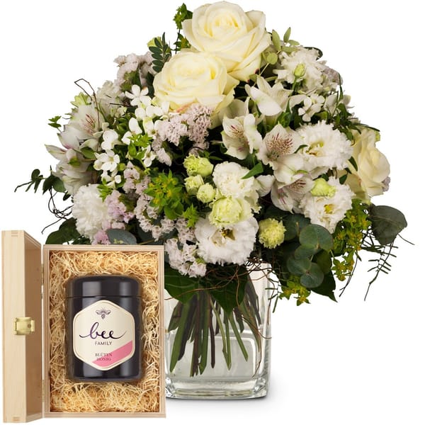 Flower bouquet 'Natural Magic of Blossoms' with Bee-Family S