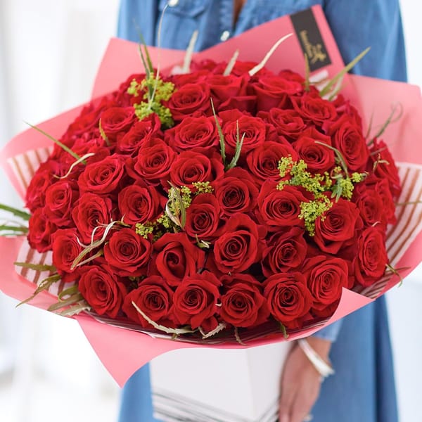 Valentine's Day Luxury 50 Red Roses.