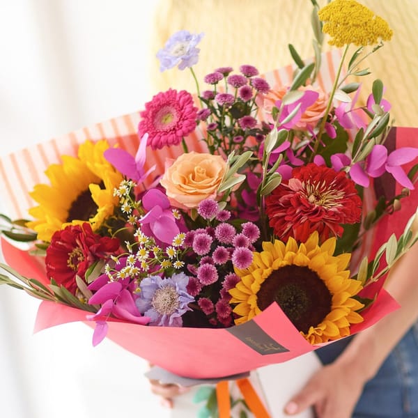 Vibrant Sunset Trending Bouquet Without Lilies.