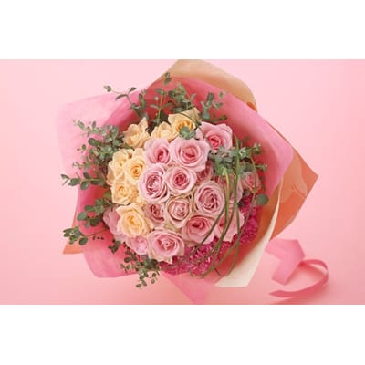 Elegant hand-tied bouquet mainly with ro...