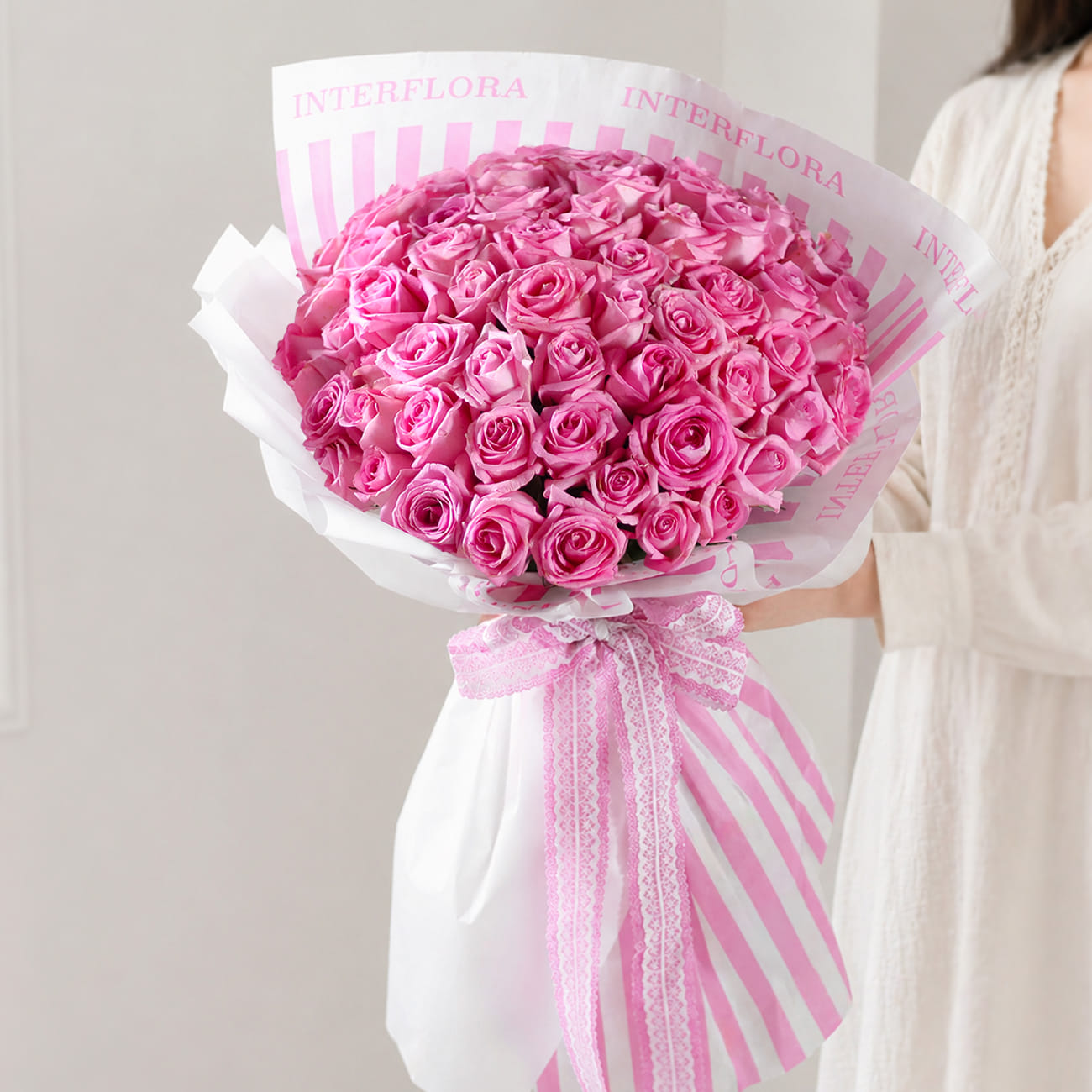 Unforgettable 50 Pink Roses